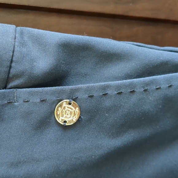 Shorts - Picture 2 of 4